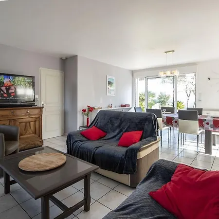 Maison Familiale Pour 6 Avec Jardin بيت للعطل Le Fenouiller