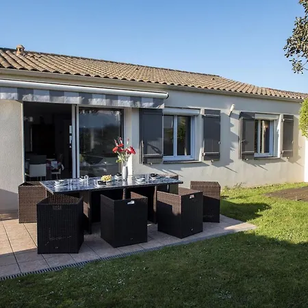Maison Familiale Pour 6 Avec Jardin بيت للعطل *
