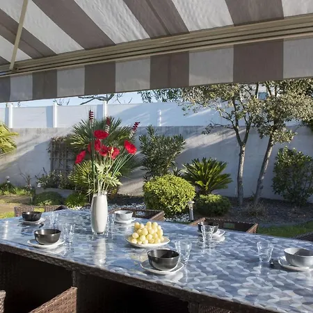 Maison Familiale Pour 6 Avec Jardin بيت للعطل *