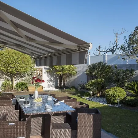 Maison Familiale Pour 6 Avec Jardin بيت للعطل *